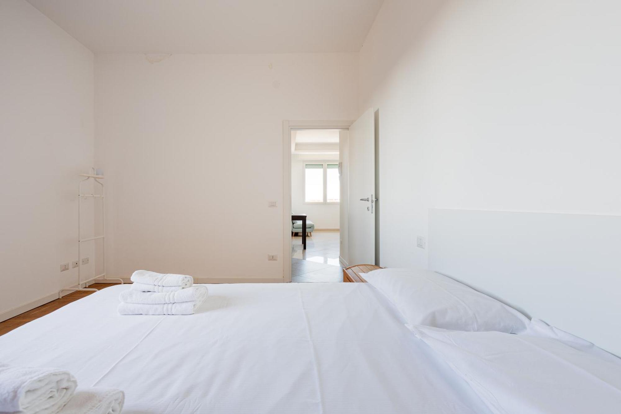 Elegant Milan Apartment In Restocco Area Екстер'єр фото