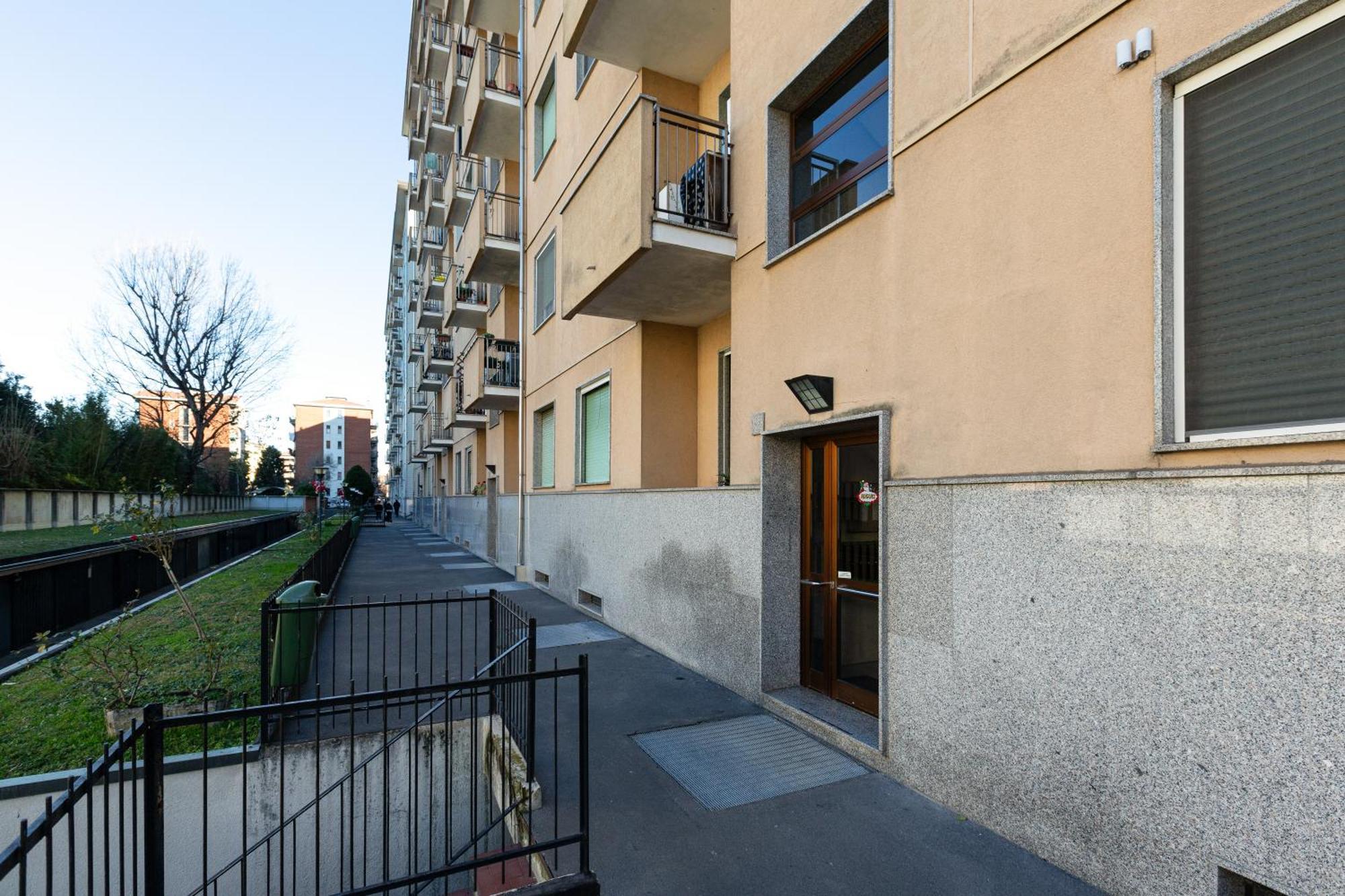 Elegant Milan Apartment In Restocco Area Екстер'єр фото